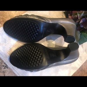 AEROSOLES Shoes - Aerosols pewter leather peep toe high heel AEROSOLES Shoes - Aerosols pewter leather peep toe high heel